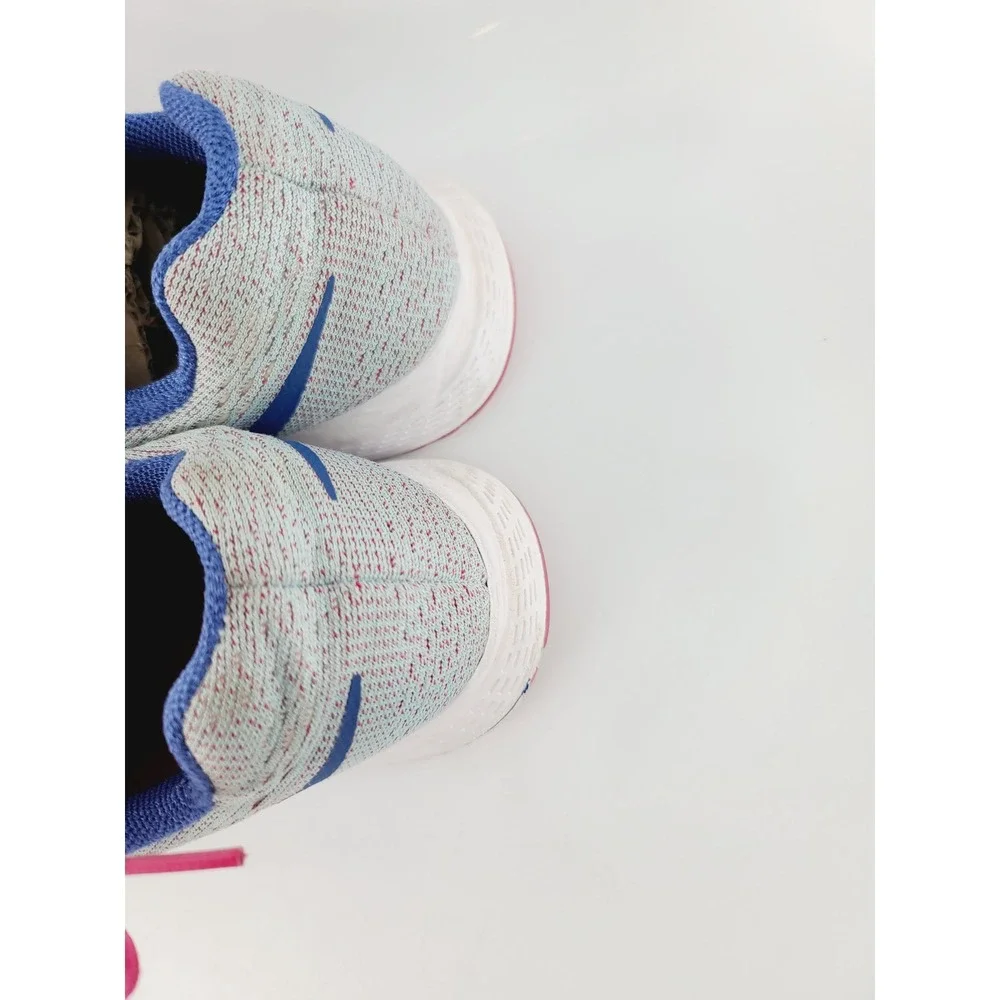 Nike lace up